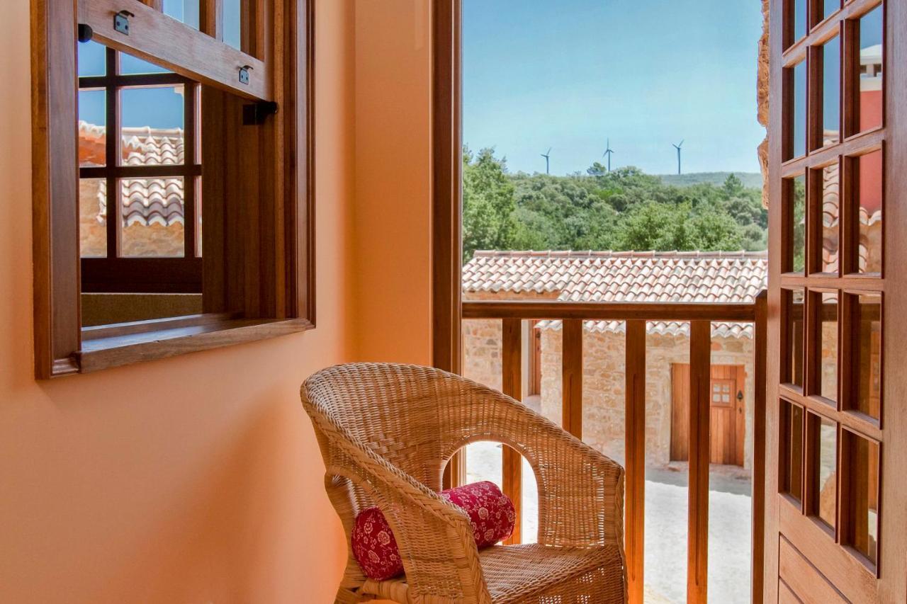 Villa Casal Frias Barreira  Esterno foto